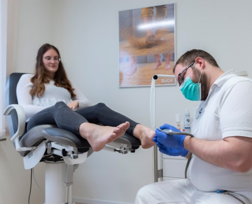 Medizinische Fußpflege im Podologie Behandlungsraum